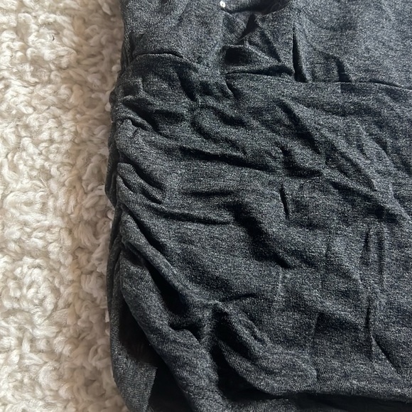 B.L.E.U. WOMENS TOP SIZE LARGE NWOT GREY/SILVER - Picture 10 of 10